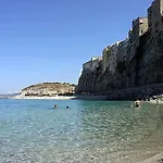A Turri And Restaurant Hotel