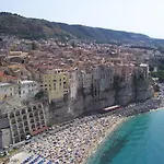 A Turri And Restaurant Capo Vaticano