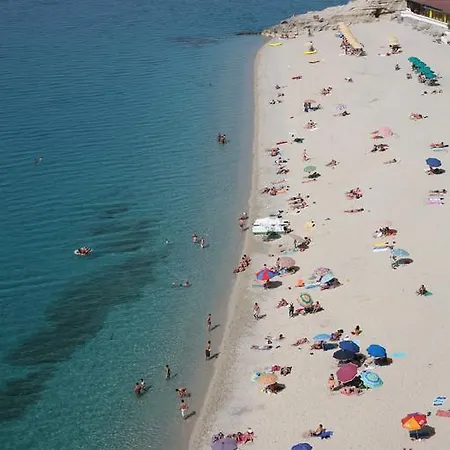 A Turri And Restaurant Capo Vaticano