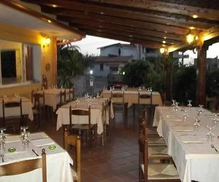 A Turri And Restaurant קאפו ואטיצ'אנו