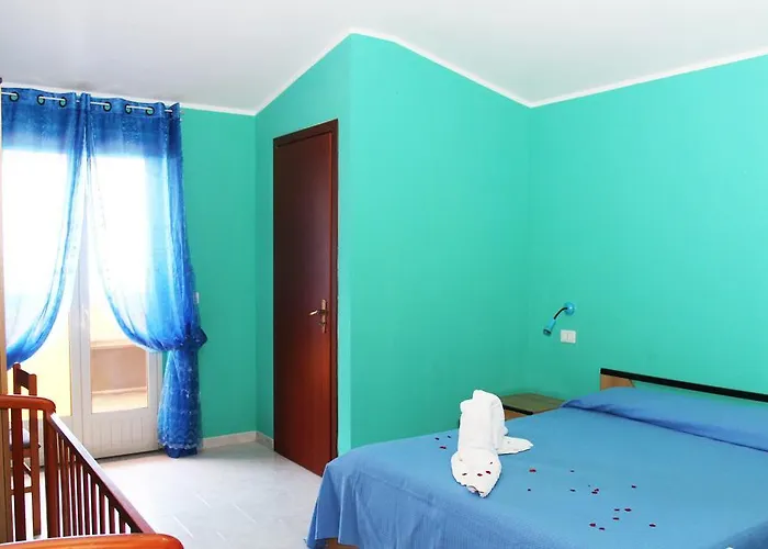 A Turri And Restaurant Hotell Capo Vaticano