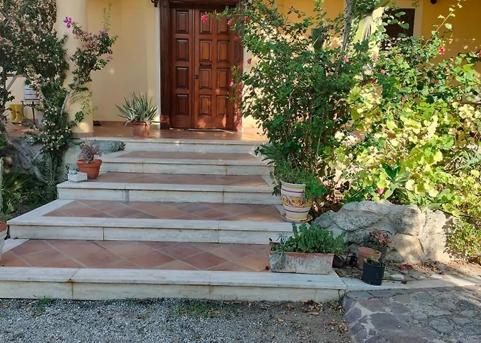 A Turri And Restaurant Hotel Capo Vaticano