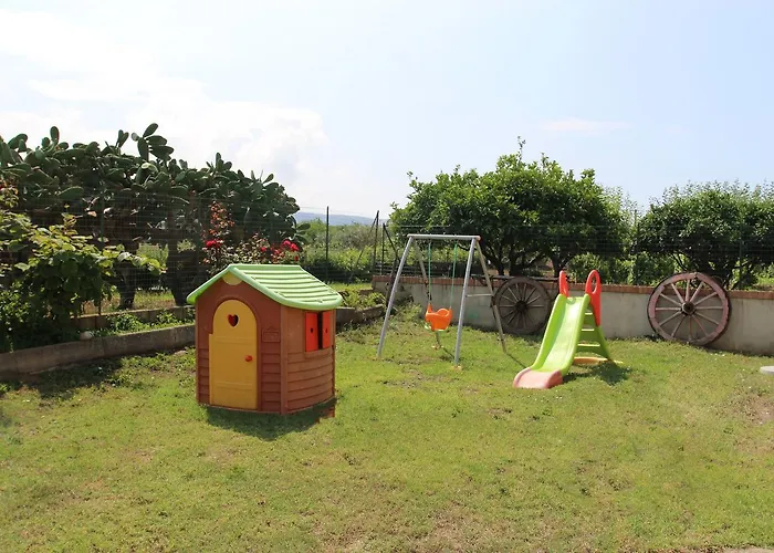 A Turri And Restaurant Capo Vaticano